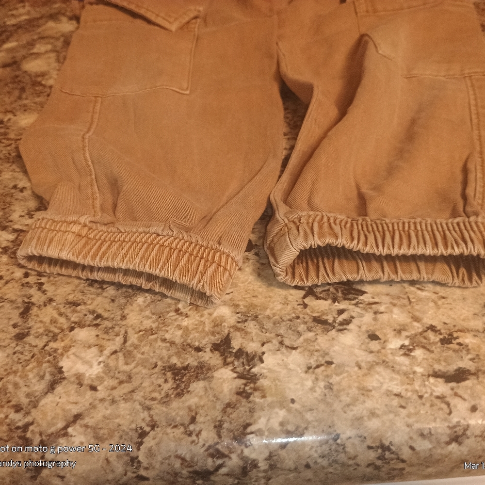 Old Navy Boys Cargo Pants Size Extra Small Tan Khaki Color - Picture 3 of 4